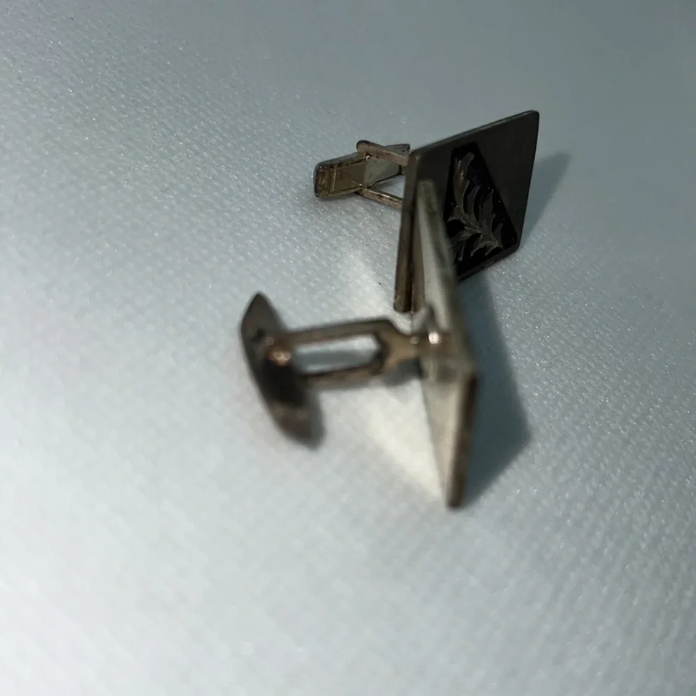 VINTAGE CUFF LINKS STAMPED “STERLING” SILVER WESTERN FOLIAGE DESIGN